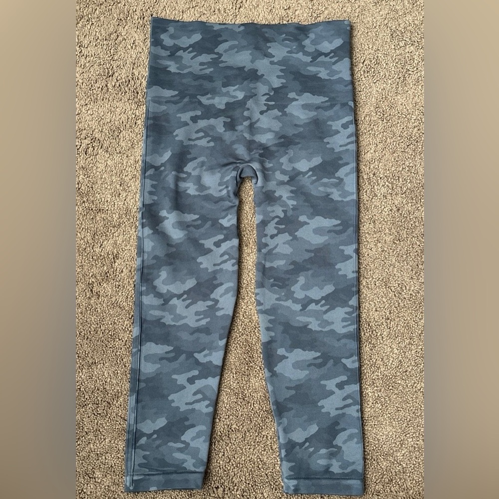 Womens Spanx Look At Me Now Seamless Camo Legging - Size XL